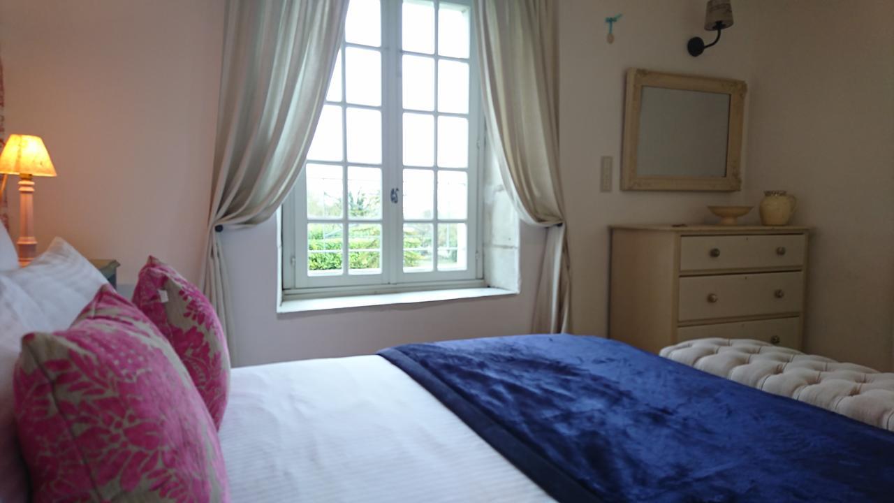 Villa L'Olivier à Monts-sur-Guesnes Chambre photo