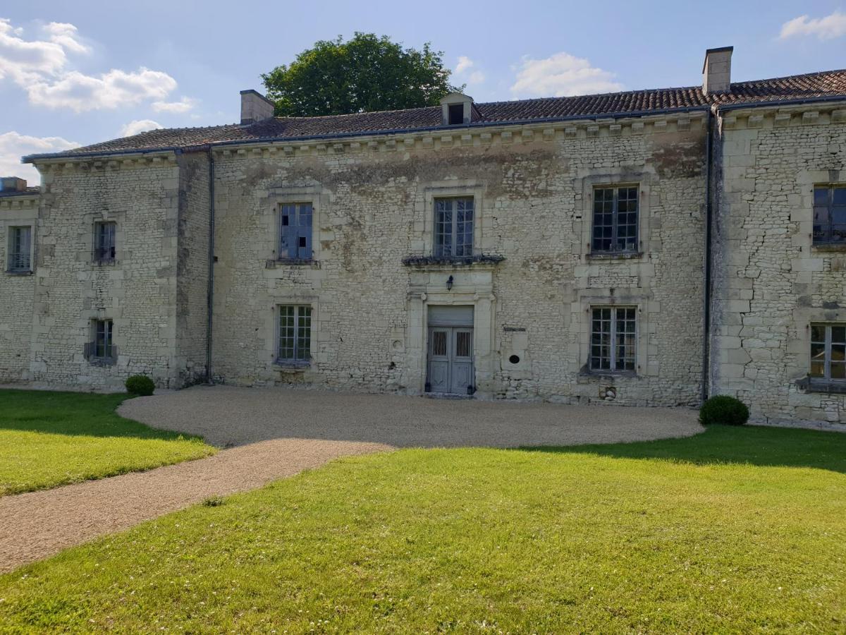 Villa L'Olivier à Monts-sur-Guesnes Extérieur photo